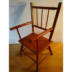 vintage Poppenstoeltje hout houten stoeltje voor pop beer