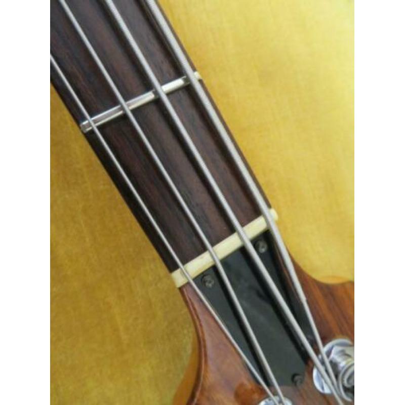 Lado Solo4 exclusieve neckthrough bass / 1980 in topstaat.