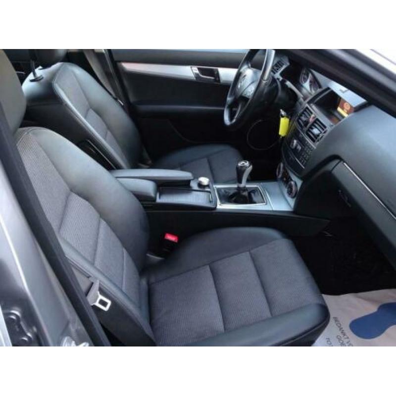 Mercedes-Benz C-Klasse 200 CDI BlueEFFICIENCY Avantgarde V.A