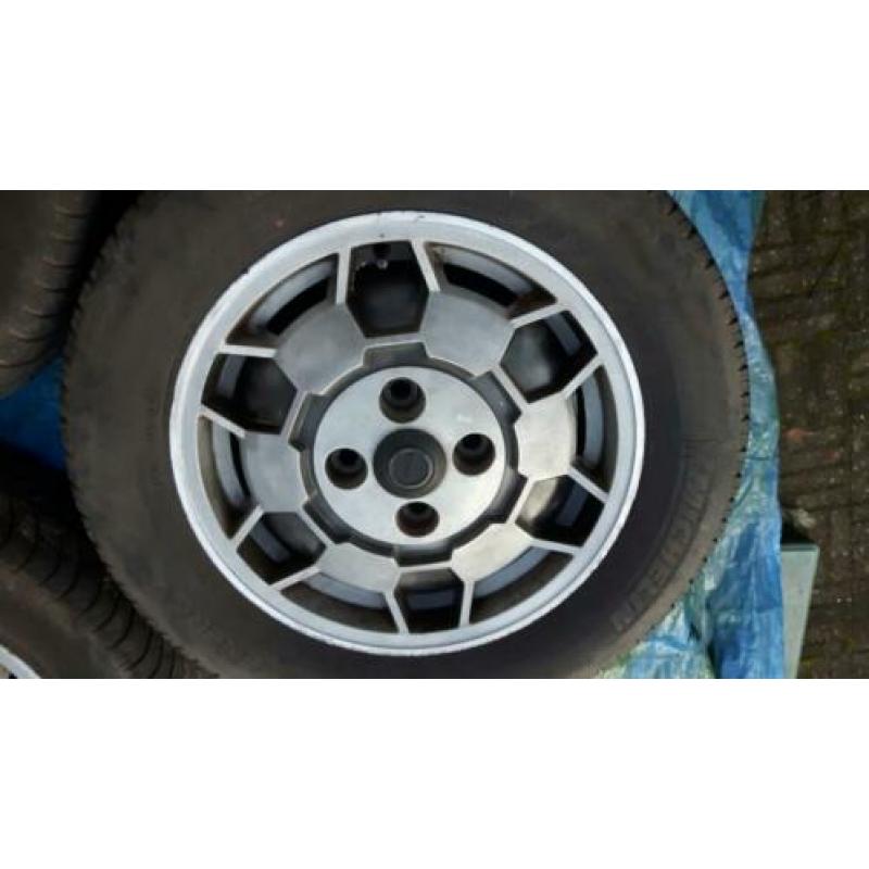 soccerbal velgen 2 sets saab te koop met 20 wielmoeren