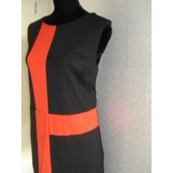 ARTICLES zwarte jurk met rode accent mt44
