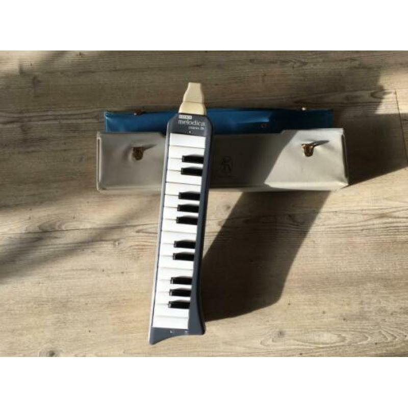 Hohner Piano 26 Melodica, gestemd en onbeschadigd