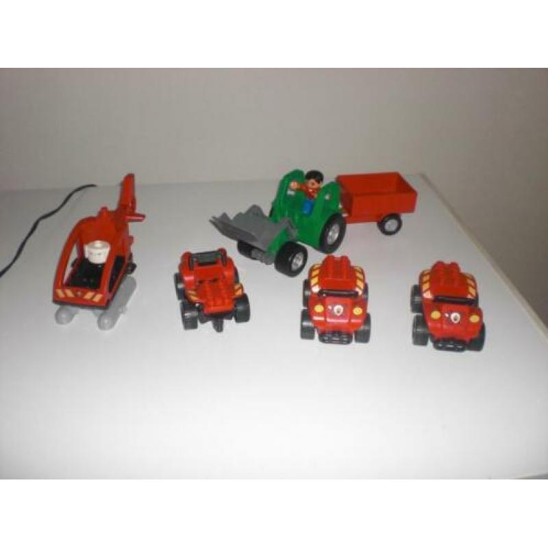 duplo voertuigen met poppetje
