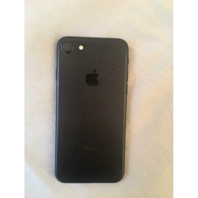 IPhone. 7 32 gb met doos en lader