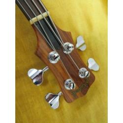 Lado Solo4 exclusieve neckthrough bass / 1980 in topstaat.