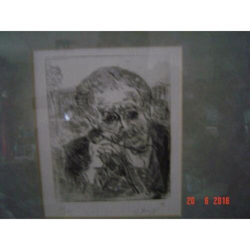 erts 50 X 40 cm man in over pynsing