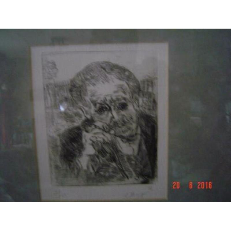 erts 50 X 40 cm man in over pynsing