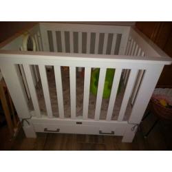 Robuuste witte box met lade