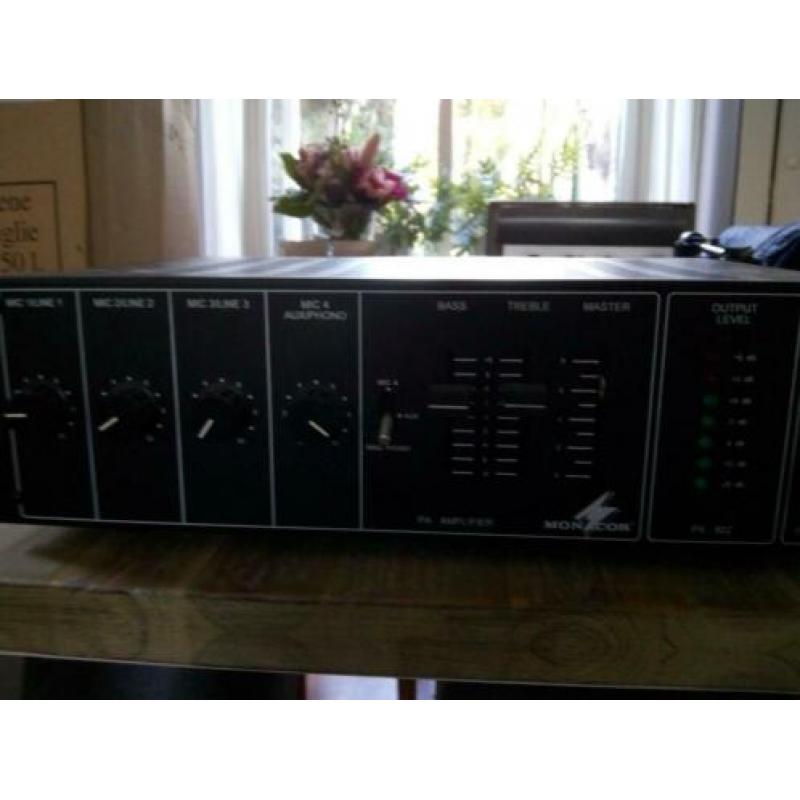 Monacor 100 volt (8ohm) versterker