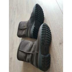 UGG Riverton Chocolate mt 34-36