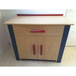 Hoog kastje en commode