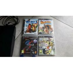 PlayStation 3 met 4 controllers en 4 spellen