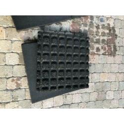 Rubber tegels 50x50x3 speeltoestellen of op dak €40