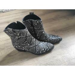 Slangen print laarsjes mt 41 als nieuw