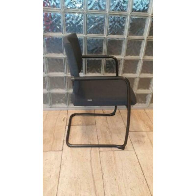 Ahrend vergaderstoelen, sledestoel, grijze stoffering