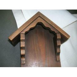 houten kapelletje kleine console voor (heilig) beeldje