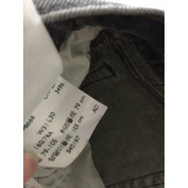 Levi jeans. 31/30. Zgan