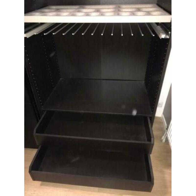 Kledingkast pax Malm Ikea.