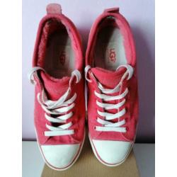 Uggs gympen maat 37