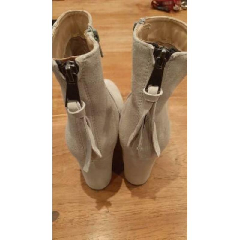 Spm suede beige enkel laarzen maat 37