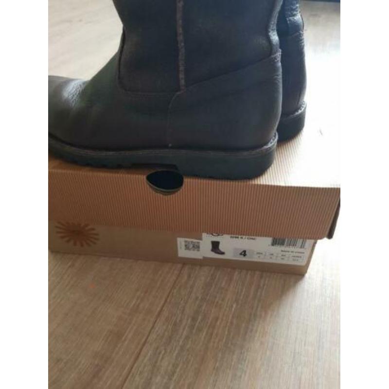 UGG Riverton Chocolate mt 34-36
