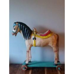 Oud Papier maché paard