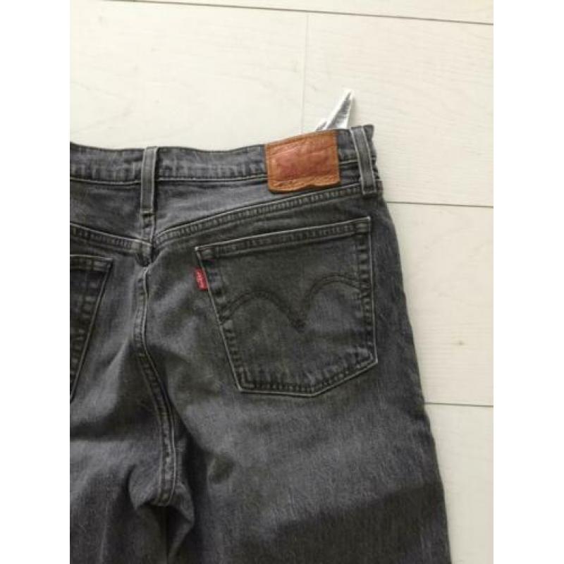 Levi jeans. 31/30. Zgan
