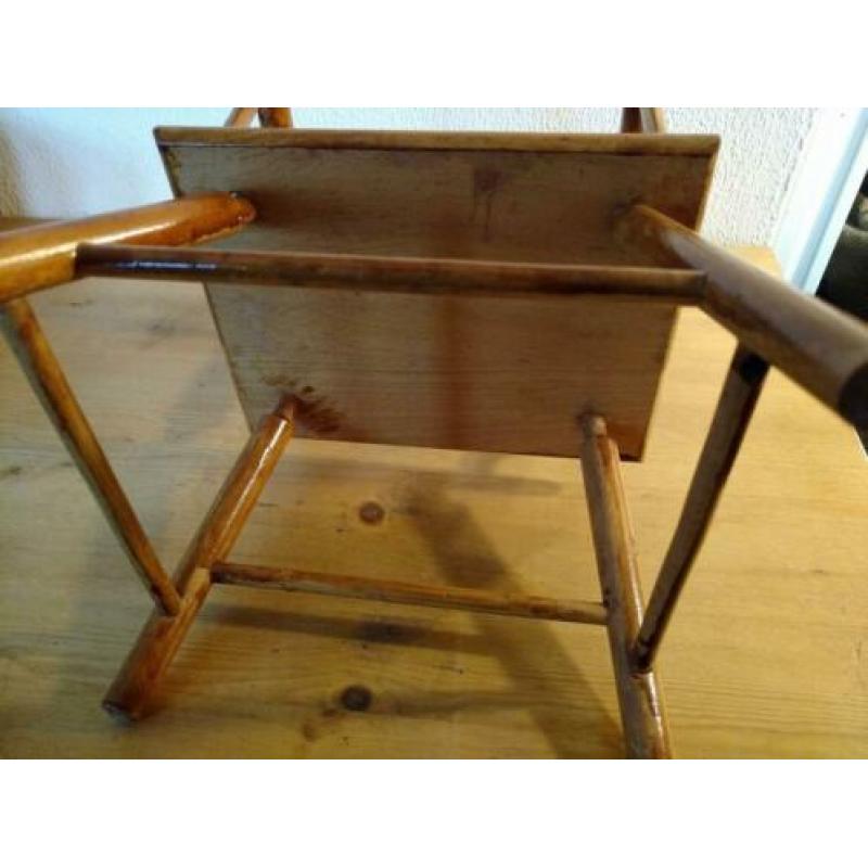 vintage Poppenstoeltje hout houten stoeltje voor pop beer