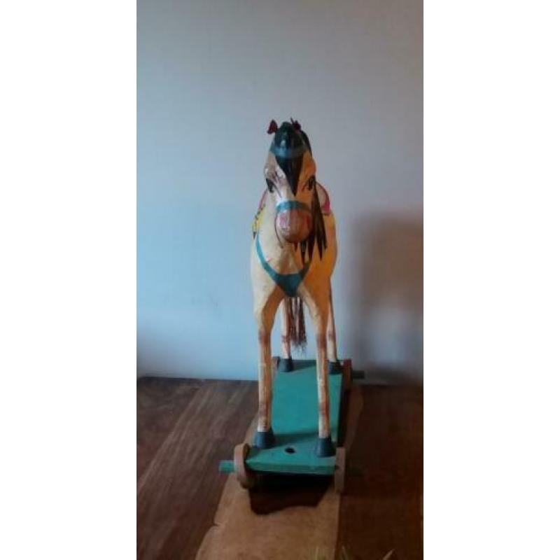 Oud Papier maché paard