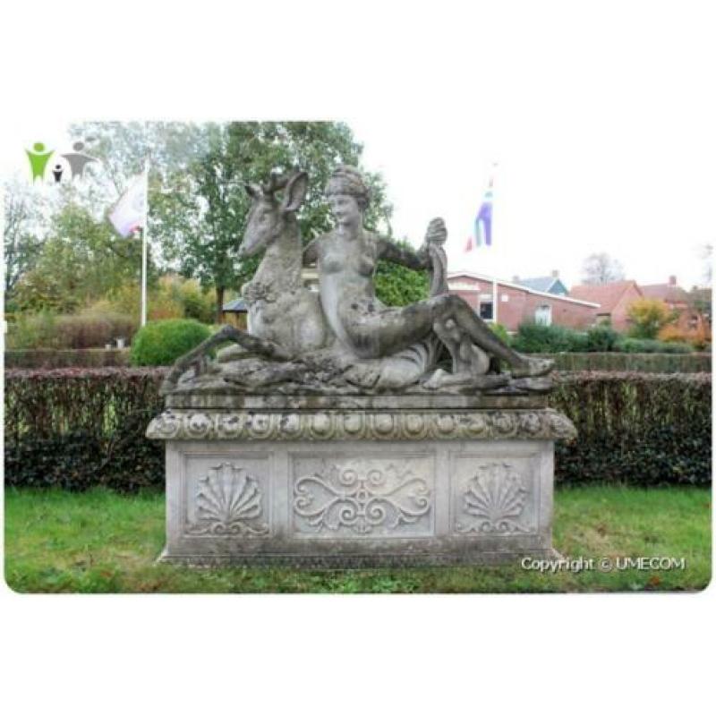 Antieke Groep van Diana / Kalksteen (Eind 19e eeuw)