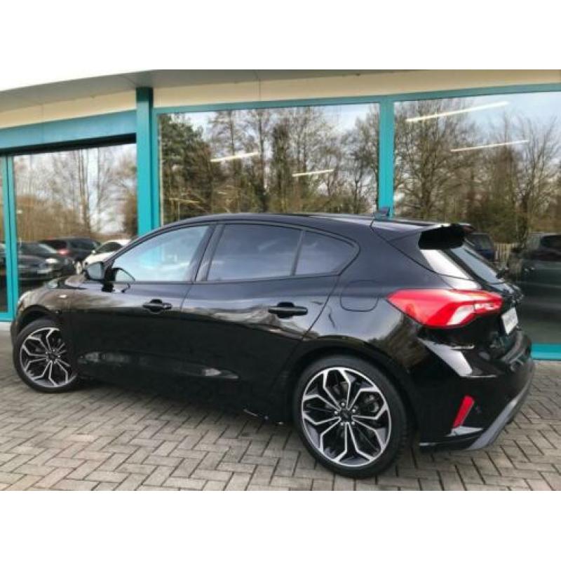 Ford FOCUS 1.5 150pk ST-Line LED, Navi, B&O, 18