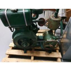 Petter motor met melkmachine pomp