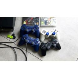 PlayStation 3 met 4 controllers en 4 spellen