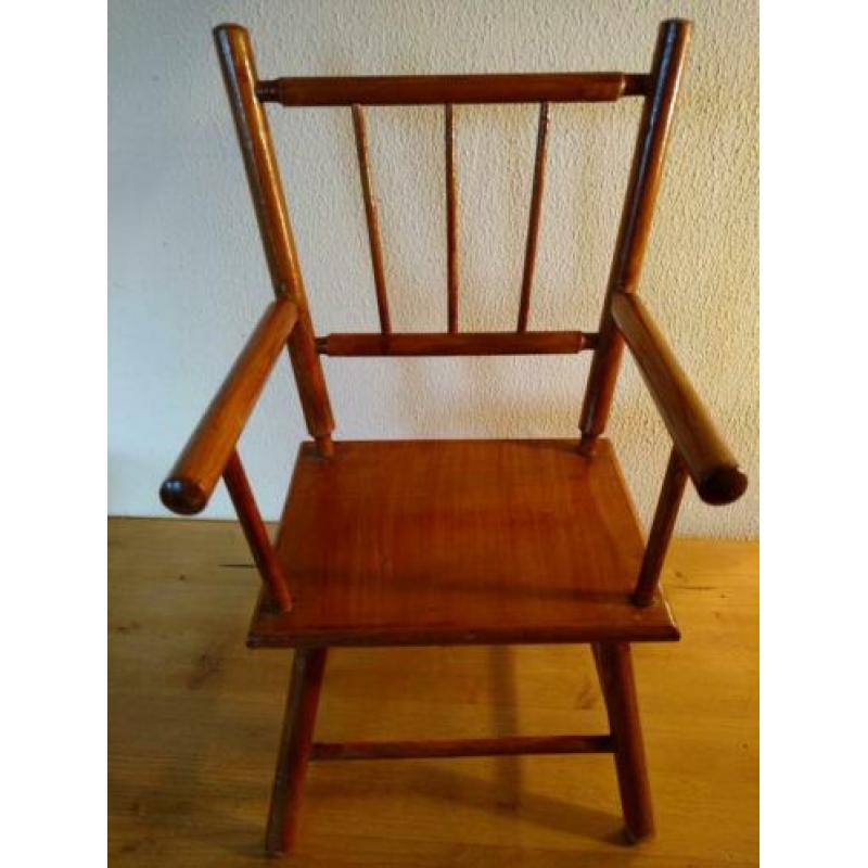 vintage Poppenstoeltje hout houten stoeltje voor pop beer