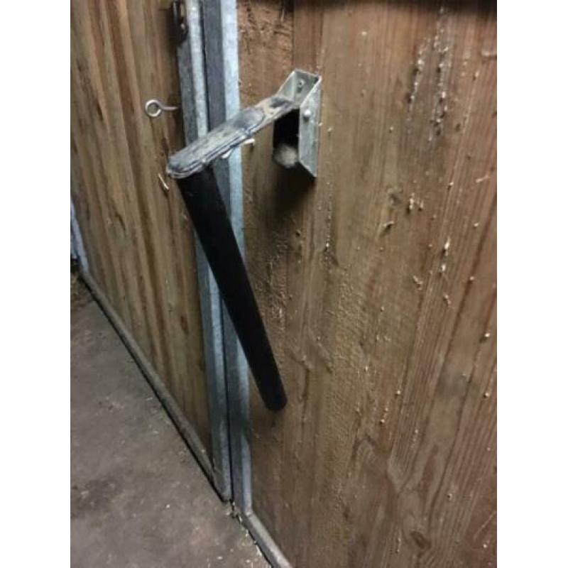 2 ronde en 1 rechte zadelhouder