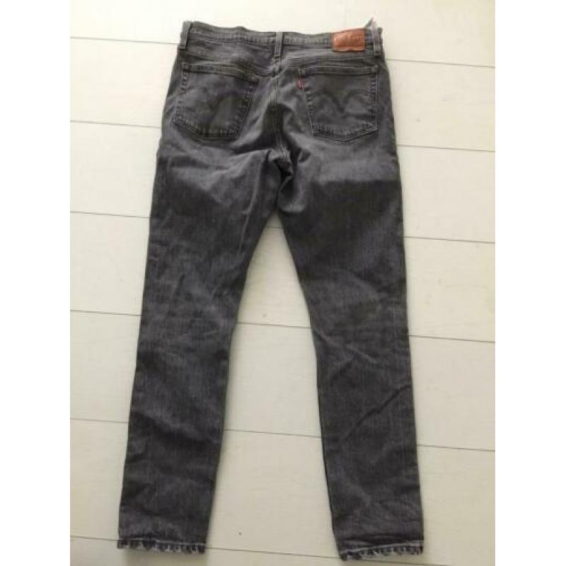 Levi jeans. 31/30. Zgan