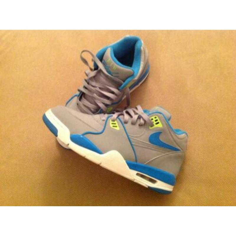 Nike Air max mid size