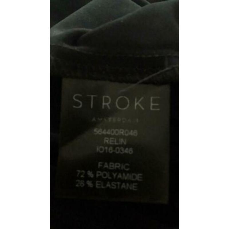 Stroke / Berry Tielens nieuwe kokerrok in travel mt S