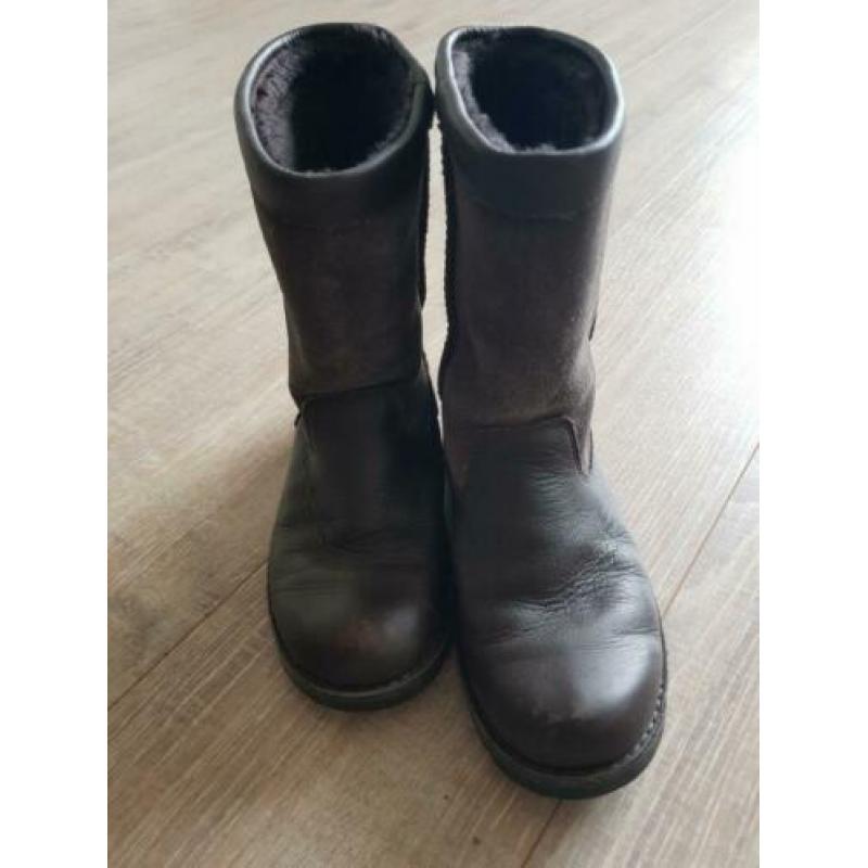 UGG Riverton Chocolate mt 34-36