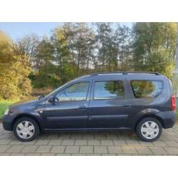 Dacia Logan MCV 1.6-16V Lauréate 7p.