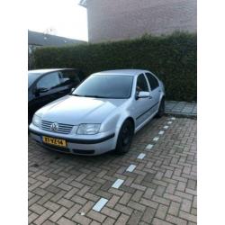 Volkswagen Bora 2.0 benzine 85KW 1999 Grijs