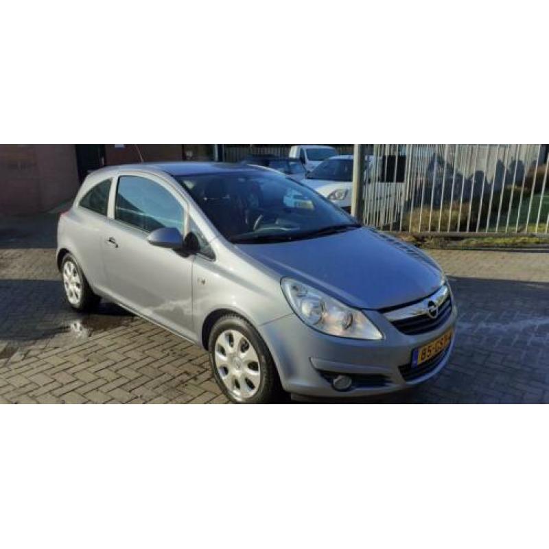 Opel Corsa 1.4-16V Enjoy airco