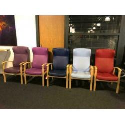 Fauteuils Stamskin kunstleder / zorgstoelen Brunner 32 stuks