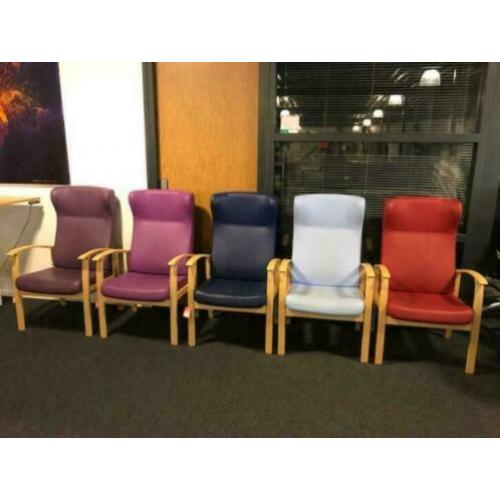 Fauteuils Stamskin kunstleder / zorgstoelen Brunner 32 stuks