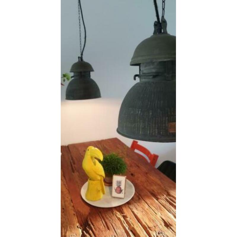 Robuuste eettafel van teakhout. 200cm×100cm×80cm