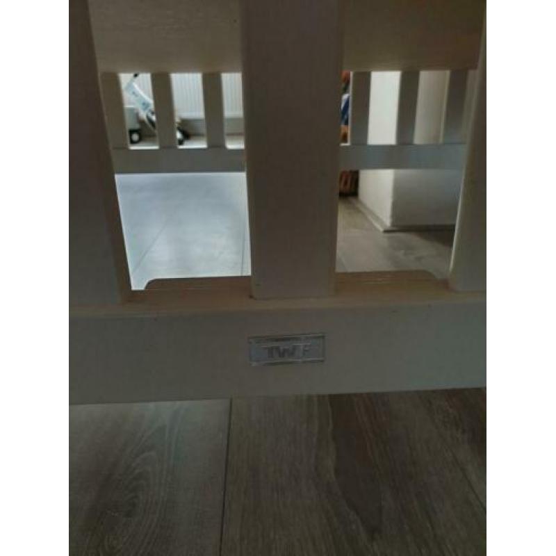Witte box van the wood factory