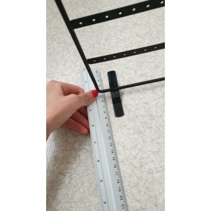 Zwarte oorbellenrek