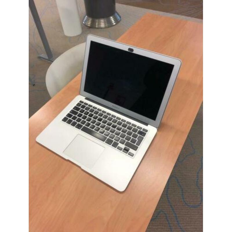 Macbook Air 128GB met nieuwe originele oplader