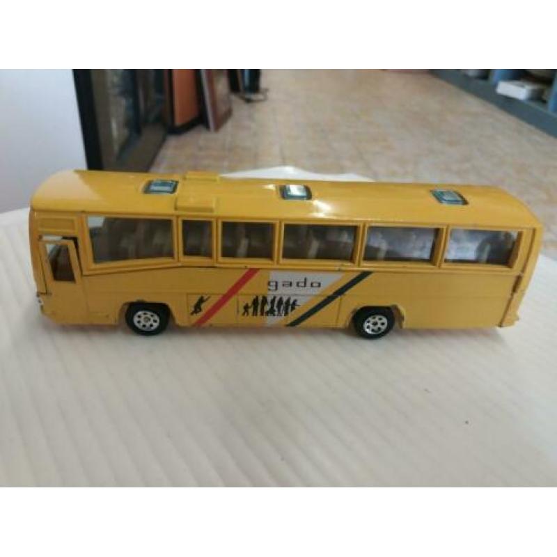 Model auto. Gado bus.