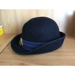Politie dames hoedje, OUD model